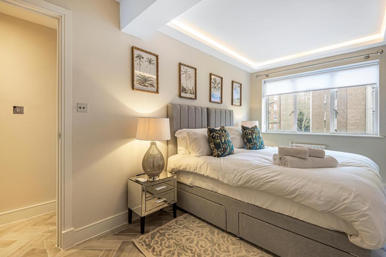 Stunning 2Bd 2Bth Private Balcony View Of Harrods With Ac Apartment London Bagian luar foto